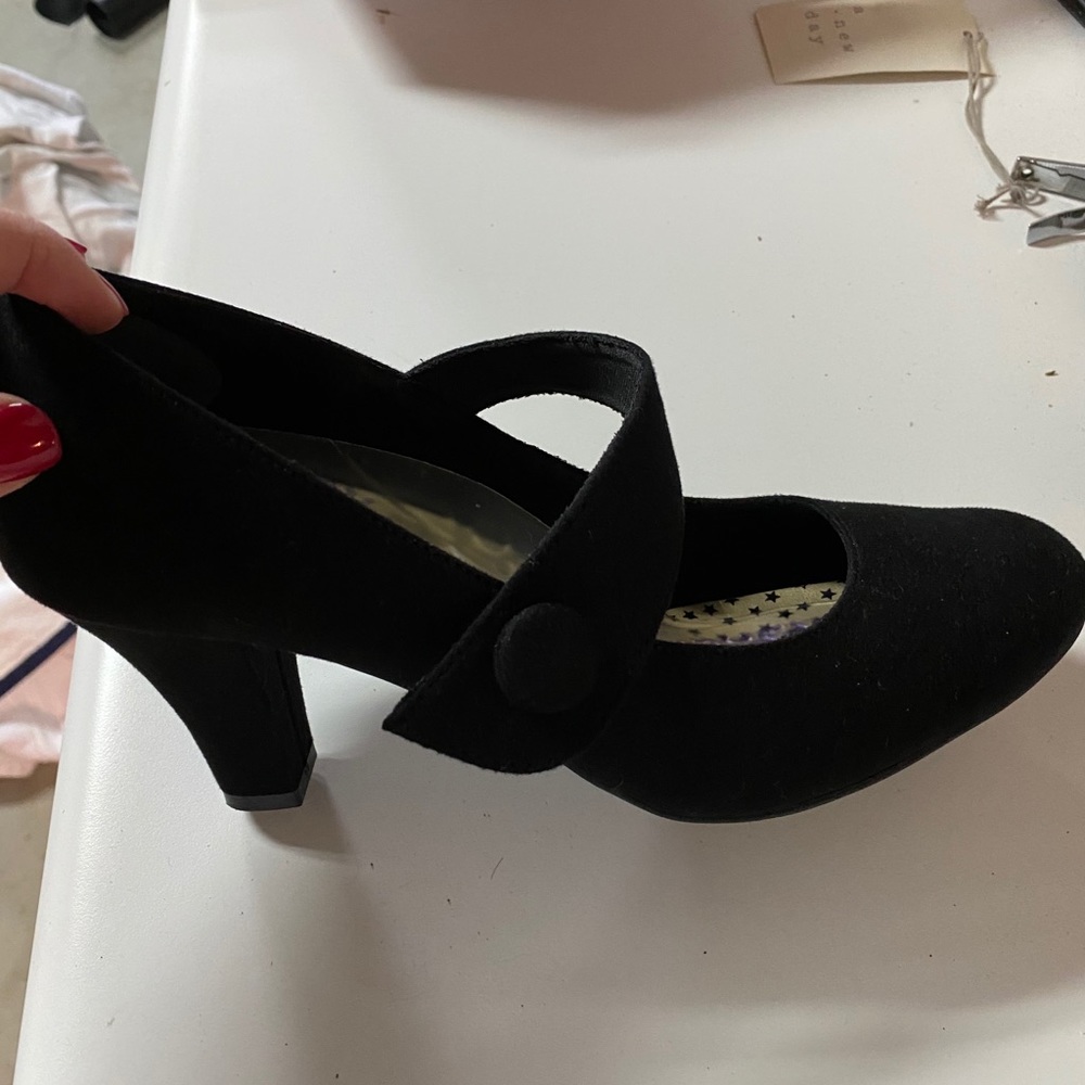 American Eagle heels